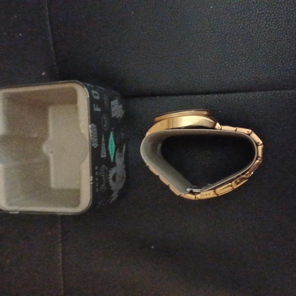 Fossil Watch - Picture 4 of 4